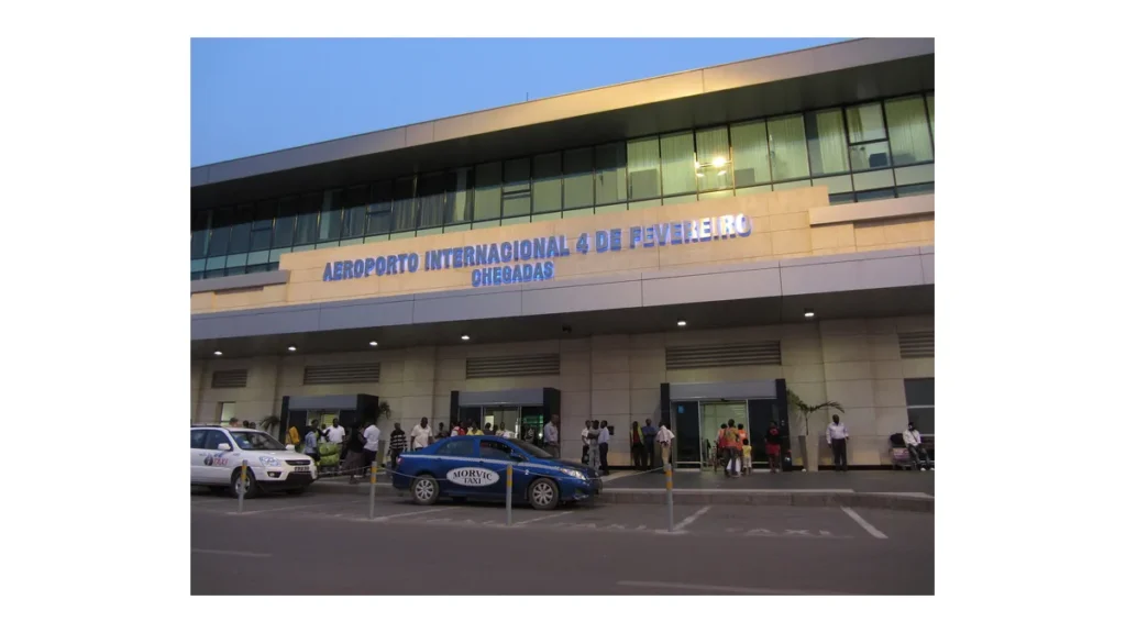 Quatro de Fevereiro International Airport